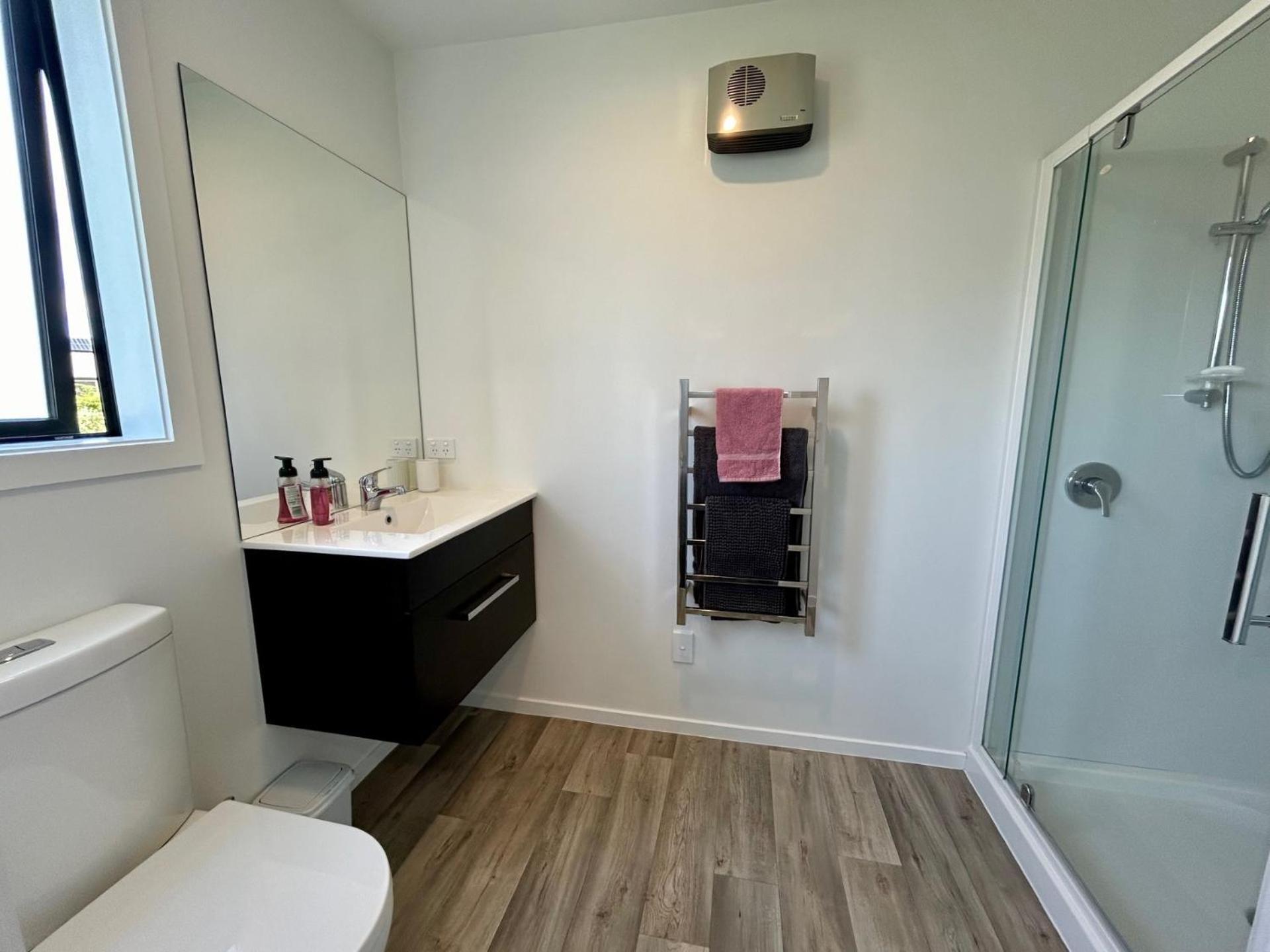 Modern Family Pad In Cromwell 빌라 외부 사진